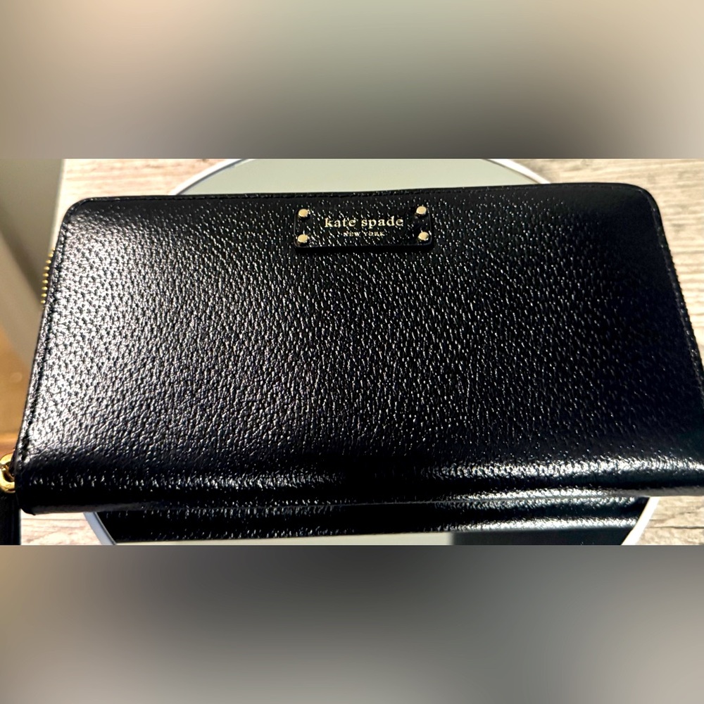 Kate Spade Black Wallet - Picture 2 of 5